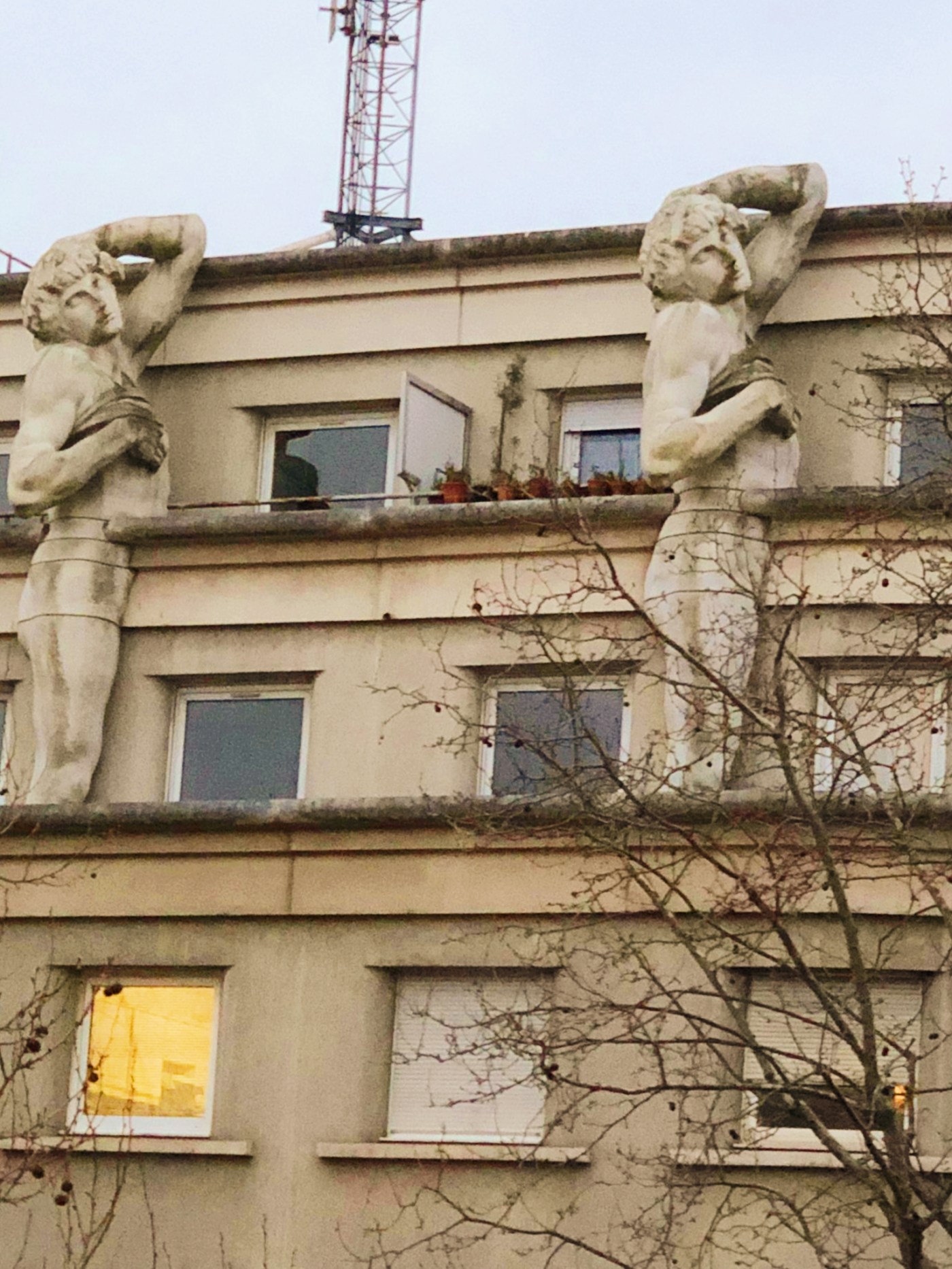 Villarquide_60_dias_en_Paris_Esclavos