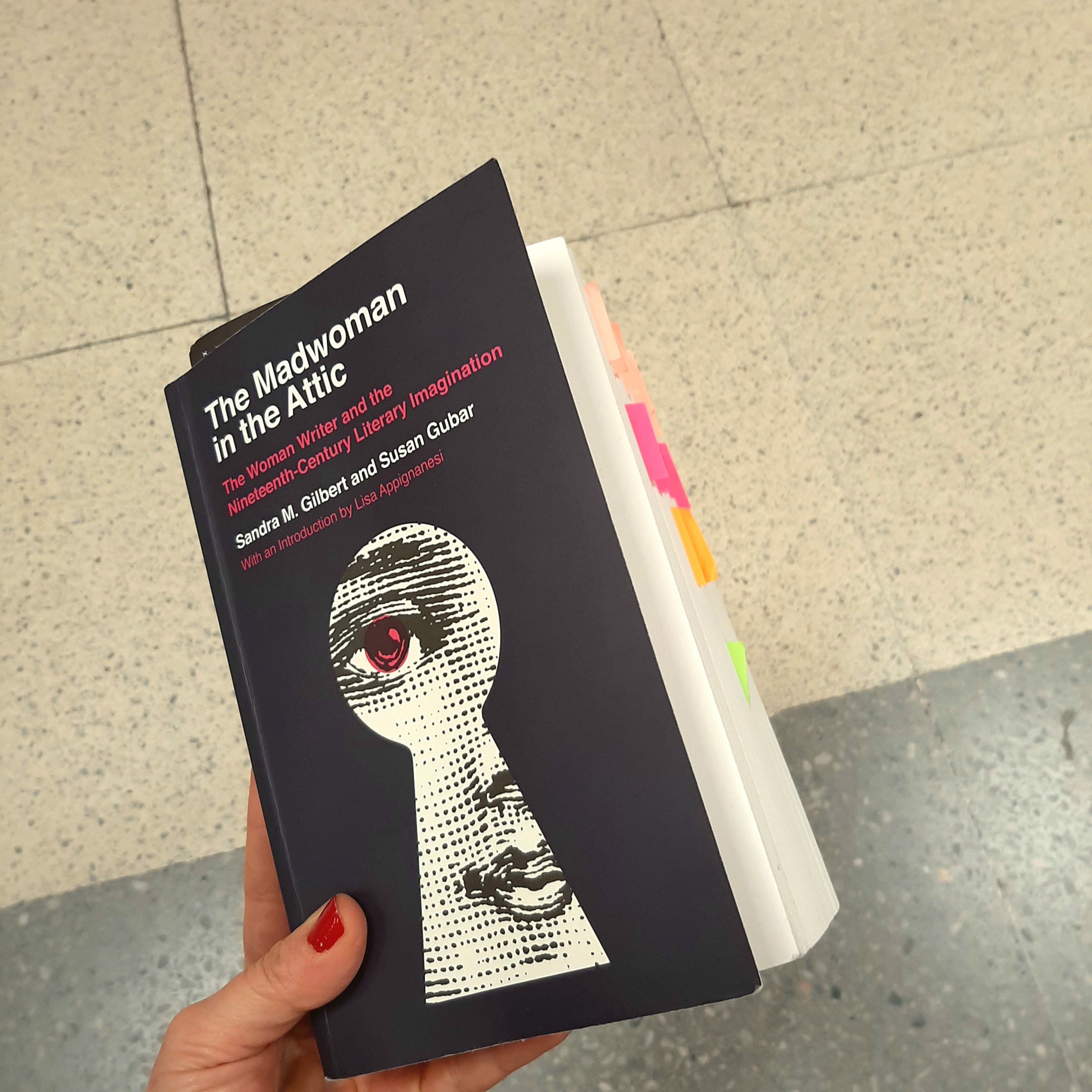 The Madwoman in the Attic (1st approach) – La mano que